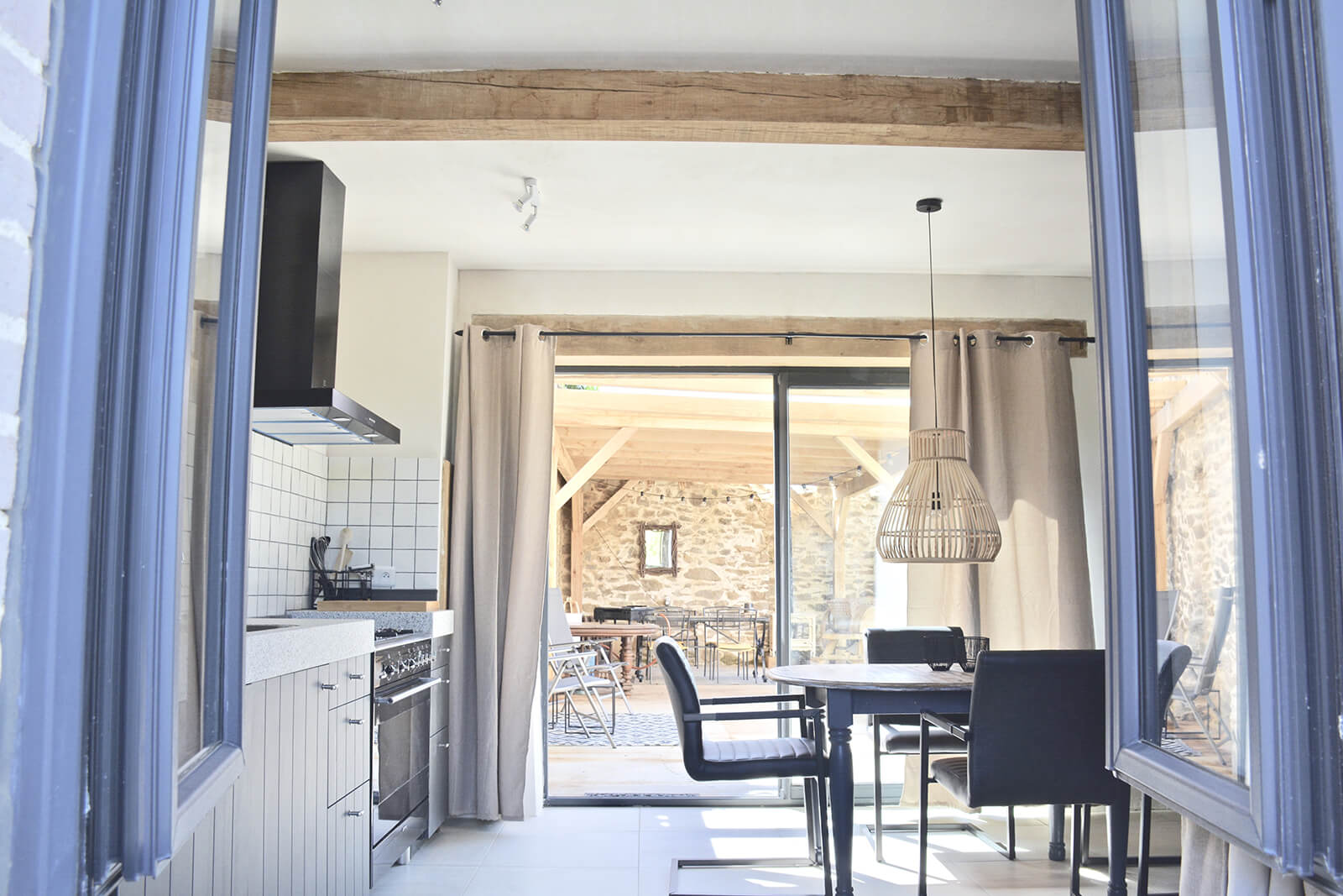 Kitchen Holiday home LOTT Saint Germain les Belles open kitchen sliding doors covered veranda