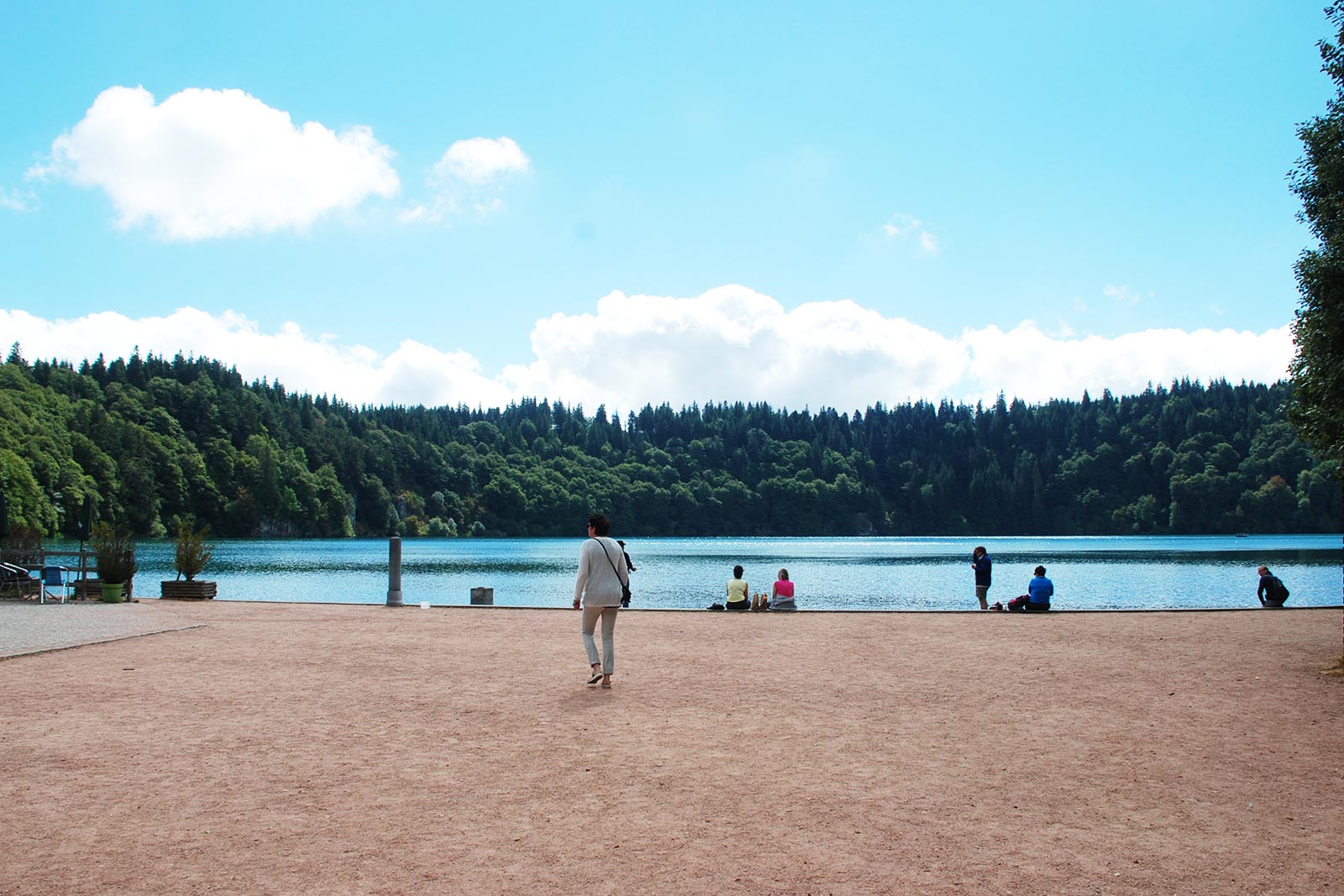 Holiday tips discovering lakes and bathing lakes in Haute-Vienne (Nouvelle-Aquitaine) France.