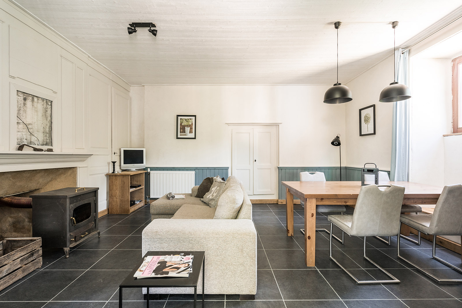 Living room holiday home LOTT Coussac-Bonneval contemporary interior