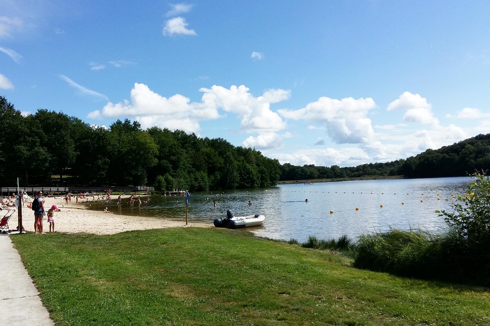 Zwemmen in de Haute-Vienne zwemmeer in Frankrijk vakantiehuis met zwembad!