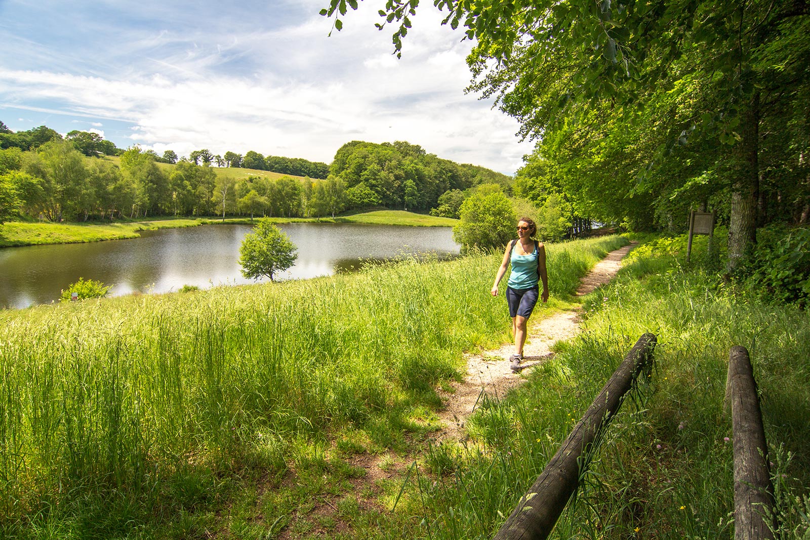 Vakantietips meren en zwemmeren ontdekken Lot (Occitanië) Frankrijk, Boucle du lac de Tolerme.