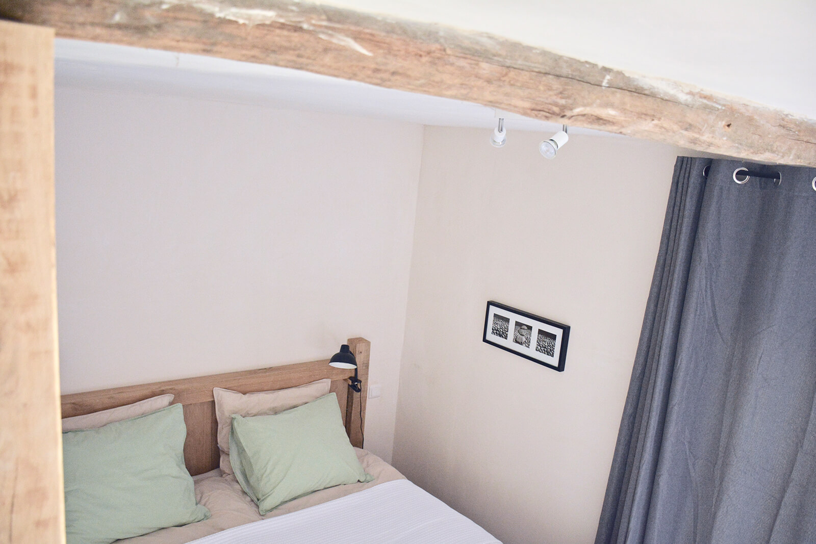 Bedroom holiday home LOTT Duravel old oak beams