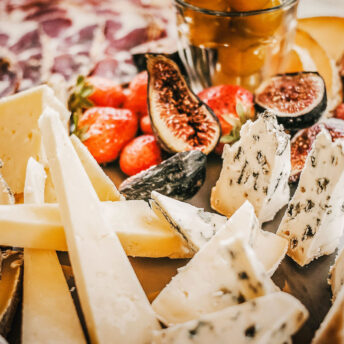 Eten en drinken, Streekgerechten de Franse Aveyron Roquefort kaas.