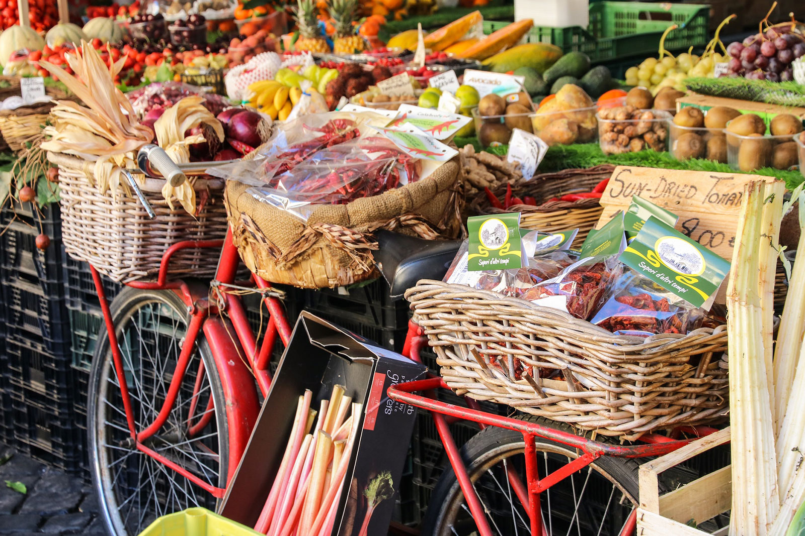 Vakantietips markten en brocantes ontdekken in de Aveyron (rand van de Cantal, Occitanië) Frankrijk.