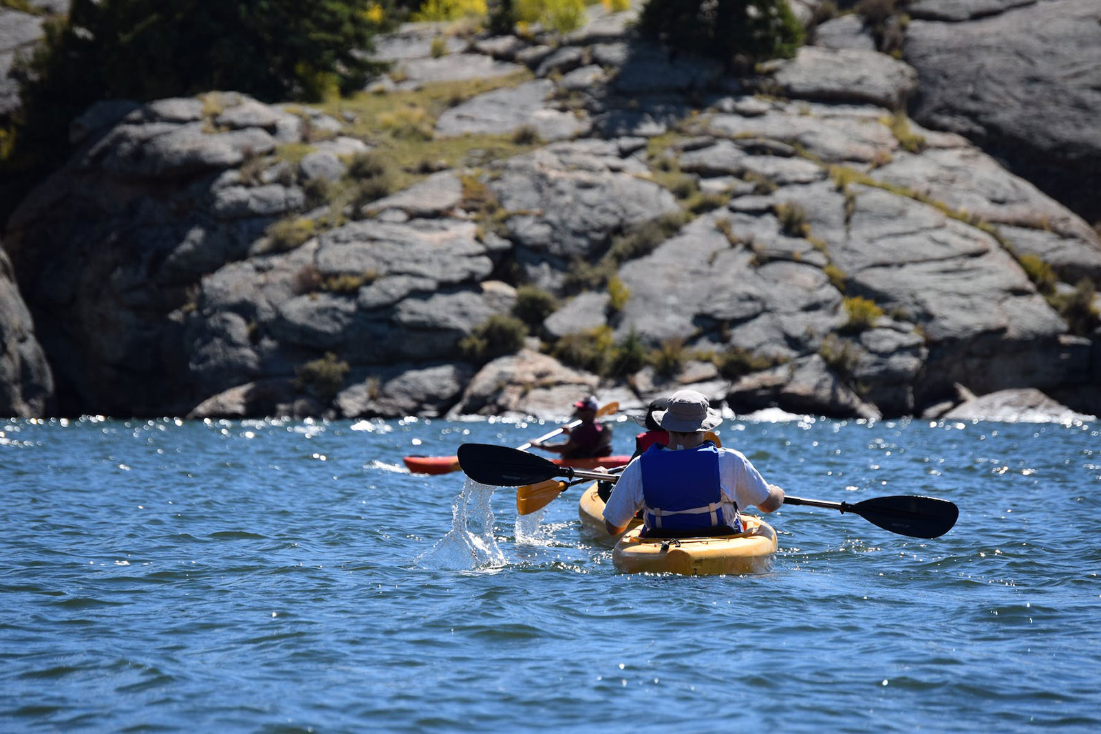 Day trips active sporting canoeing in the Hérault Occitania day out on holiday in France.