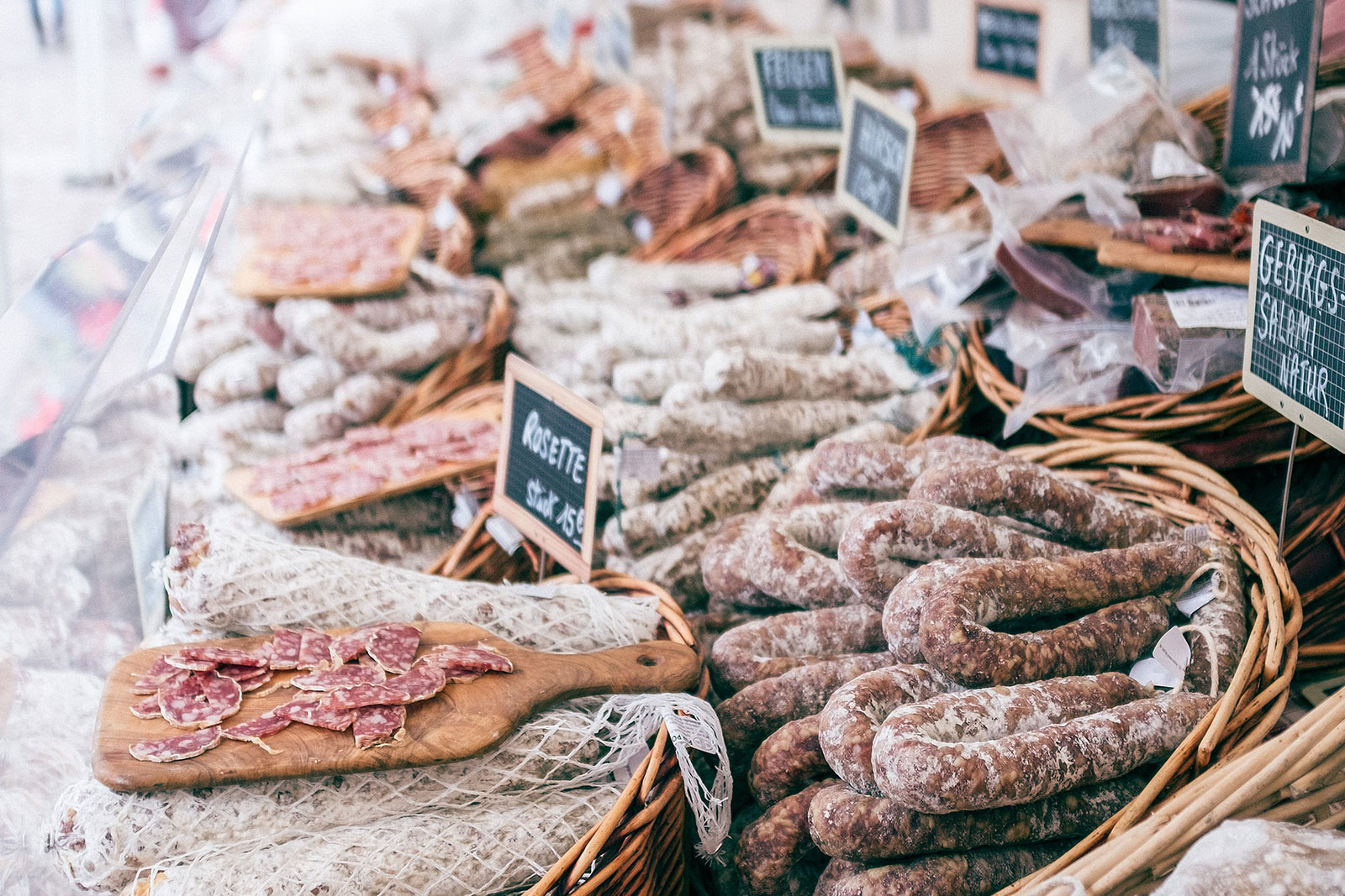 Discover holiday tips for day trips. City trip food markets with regional products from Hérault (Occitanie) France.