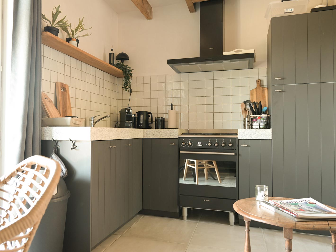 Vakantiehuis Lott Mur-de-Barrez luxe open keuken met granieten aanrechtblad